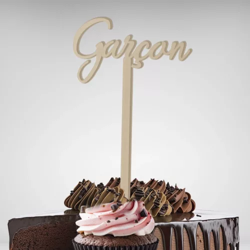 Délices en herbe vous propose à la vente ce Cake Topper Mot Garçon